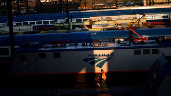 Amtrak Pays Executives Hefty Bonuses as Losses Continue – MASHAHER