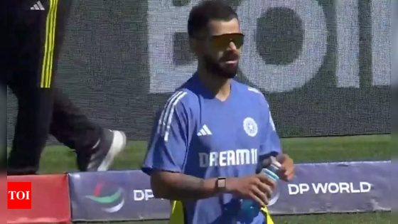 Watch: Virat Kohli gets thunderous applause from fans as he steps onto the field ahead of warm-up game | Cricket News – MASHAHER