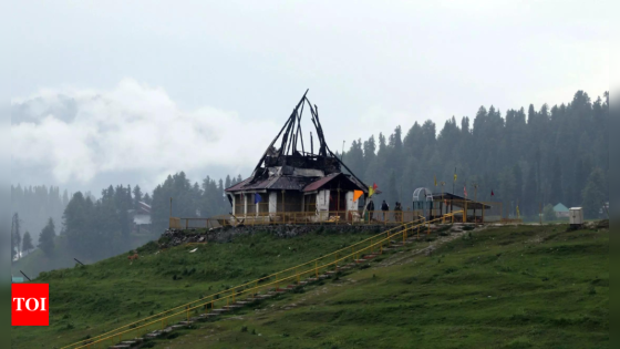 Fire destroys Gulmarg Shiva temple with Kashmir’s royal links | India News – MASHAHER