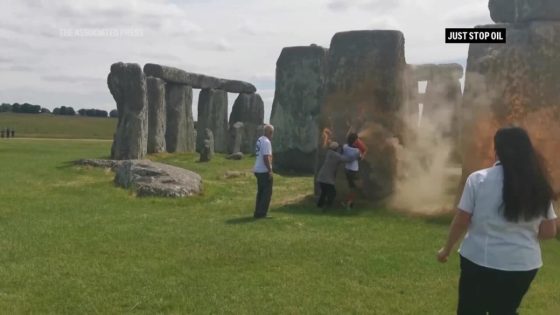 Climate protesters arrested after painting Stonehenge monument orange – MASHAHER