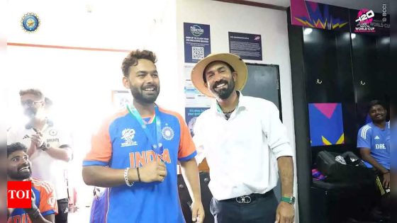 Watch: Dinesh Karthik presents Rishabh Pant fielder of the match medal after India’s win against England in T20 World Cup semifinal | Cricket News – MASHAHER