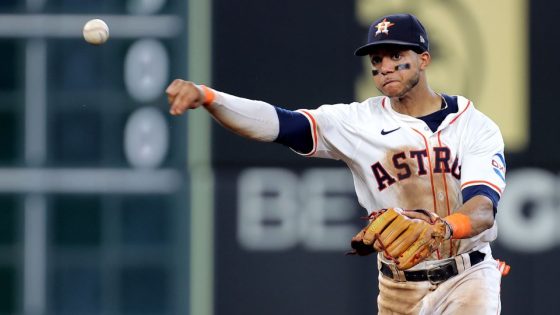 Astros’ Jeremy Pena misplays fly during in-game interview – MASHAHER