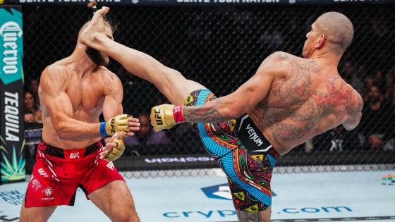 Alex Pereira retains belt with TKO of Jiri Prochazka at UFC 303 – MASHAHER