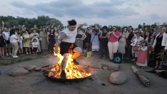 Ukrainians in Warsaw jump over a bonfire, float braids to celebrate solstice custom away from home – MASHAHER