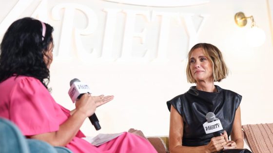 Kristen Wiig Receives Inaugural Mary Tyler Moore Visionary Award – MASHAHER