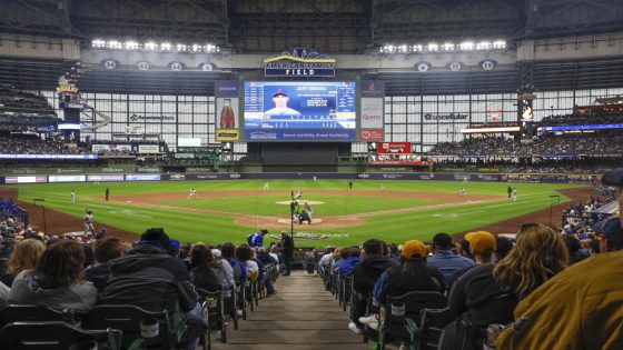 Escalator malfunction at Brewers game leaves 11 people injured, including a broken femur – MASHAHER