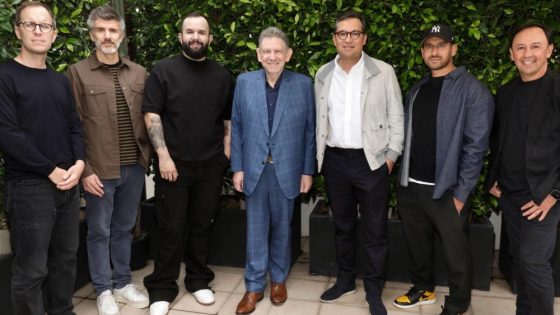 Carín León’s Socios Partners With Virgin Music Group, Island Records – MASHAHER