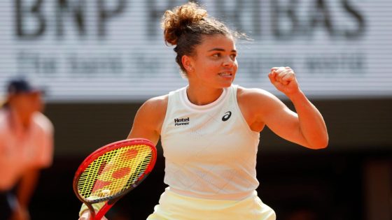 Dazzling Paolini ends Andreeva’s fairytale run to set up French Open final against Swiatek – MASHAHER