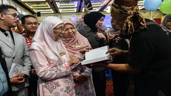 Dr Wan Azizah launches Madani-themed children’s books – MASHAHER