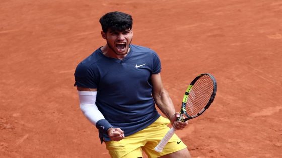 Tennis: Tennis-Alcaraz glides past Auger-Aliassime into French Open quarter-finals – MASHAHER