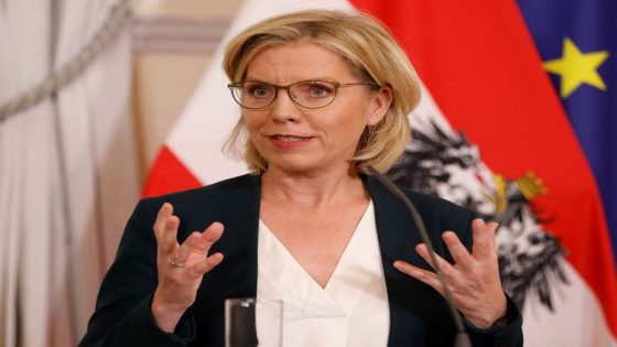 Austrian minister defies coalition ally to back EU nature restoration law – MASHAHER