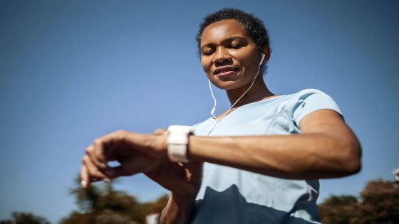 Your Apple Watch or Fitbit may be a breeding ground for E. coli and staph bacteria. Here’s how to clean your fitness tracker – MASHAHER