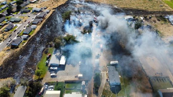 40+ mph gusts fuel several Tri-Cities fires, threatening schools and homes, closing roads – MASHAHER