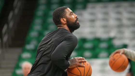 WATCH: Kyrie gets deafening boos in return to TD Garden for Finals – MASHAHER