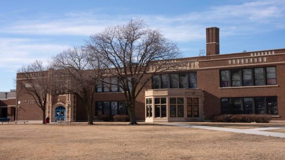 Wichita school board pauses $1 sale of Park Elementary School to city. Here’s why – MASHAHER