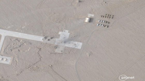 Satellite images show apparent mock-ups of US fifth-gen fighter jets and a runway with blast marks and craters in a Chinese desert – MASHAHER