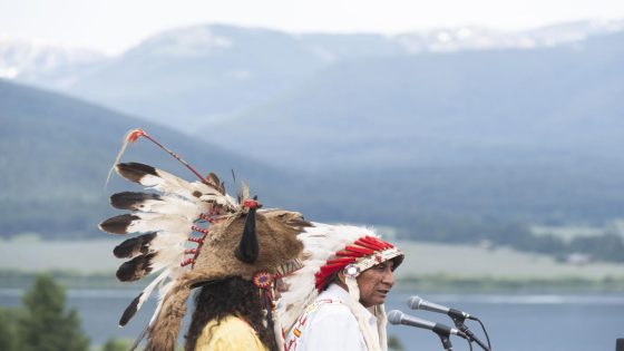 Tribes honor the birth of a rare white buffalo calf in Yellowstone and reveal its name: Wakan Gli – MASHAHER