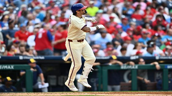 Castellanos comes up huge once again as Phillies sweep NL Central-leading Brewers – MASHAHER