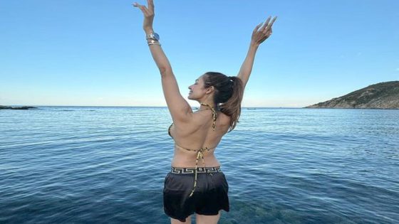 Malaika Arora enjoys beach getaway in France : Bollywood News – MASHAHER