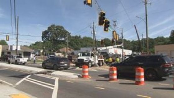 Downed traffic signal leaves Atlanta road closed most of Saturday morning with repairs underway – MASHAHER