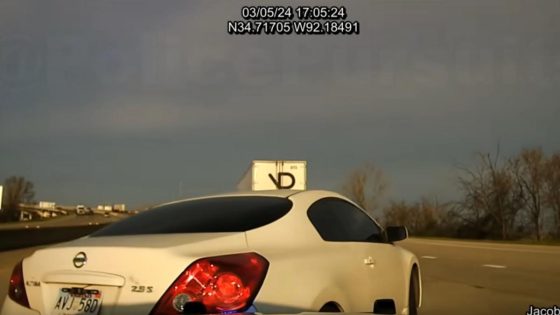 Watch Arkansas Trooper Immediately End Ongoing Police Chase – MASHAHER