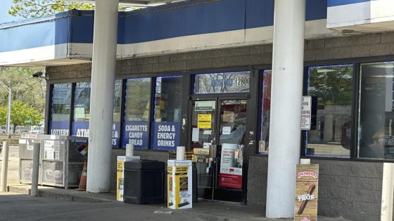 Detroit is banning gas stations from locking customers inside, a year after a fatal shooting – MASHAHER