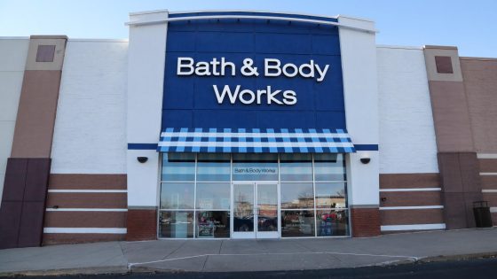 Bath & Body Works stock sinks on Q2 guidance – MASHAHER