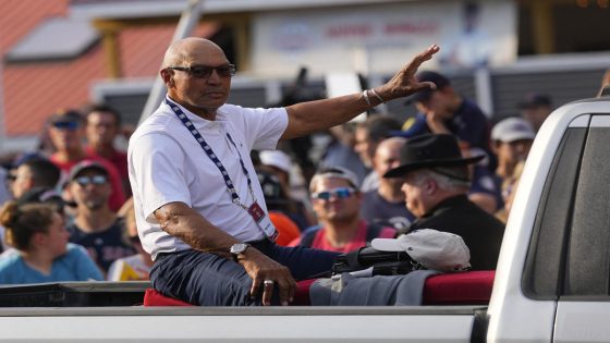 MLB at Rickwood Field: Reggie Jackson recalls racist treatment in Alabama in stunning pregame interview – MASHAHER