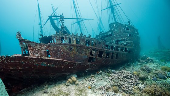 Treasure Hunters Make Astonishing Discovery in 300-Year-Old Shipwreck – MASHAHER