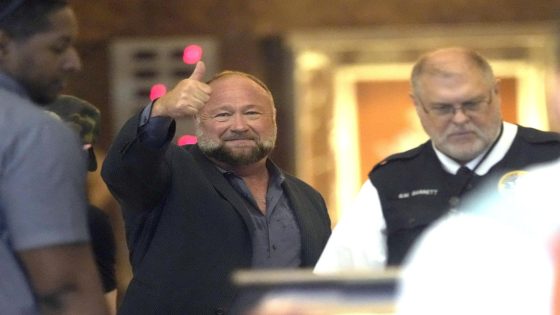 What we know about the fight between conspiracist Alex Jones and Sandy Hook families over his assets – MASHAHER