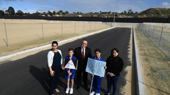 St Andrew’s Grammar School principal Craig Monaghan leads protest against asbestos waste dump proposal – MASHAHER