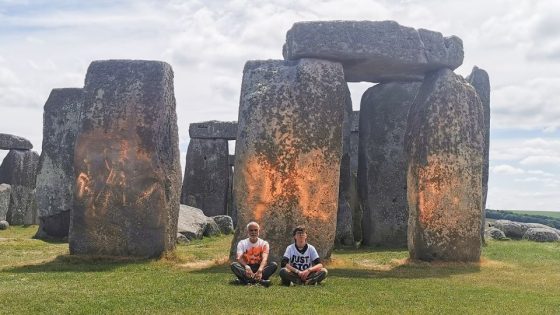 Just Stop Oil protesters spray Stonehenge with paint – MASHAHER