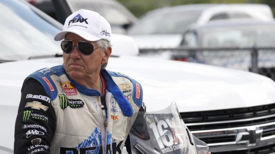 NHRA team says John Force still hospitalized in intensive care unit Monday with his family present – MASHAHER