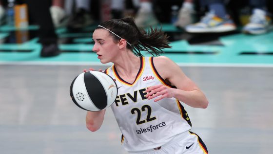 Caitlin Clark tries to stay focused on basketball as noise surrounding her gets louder – MASHAHER