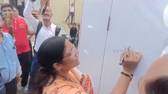 Union Minister Savitri Thakur Misspells ‘Beti Padhao, Beti Bachao’, Congress Slams BJP – MASHAHER