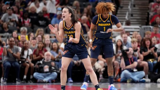 Fever knock off Sky for second time as Caitlin Clark drains clutch 3-pointer – MASHAHER