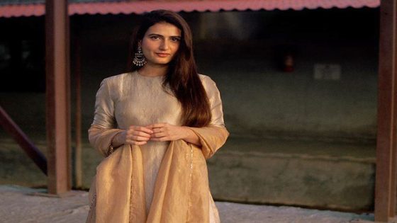 Fatima Sana Shaikh wishes Eid in silver copper outfit : Bollywood News – MASHAHER