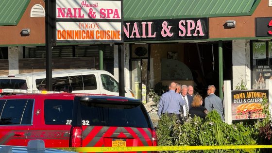 Car crashes into Long Island, New York, nail salon – MASHAHER