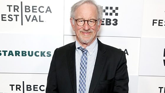 Steven Spielberg Throws Apple Watch at ‘Sugarland Express’ Tribeca – MASHAHER