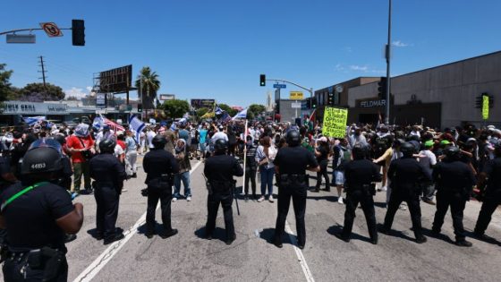 CNN’s Jake Tapper, L.A. Synagogue Targeted By Pro-Palestine Groups – MASHAHER