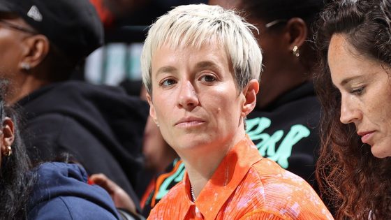 Megan Rapinoe silent as she’s grilled about stance on transgender athletes in women’s sports at Pride parade – MASHAHER