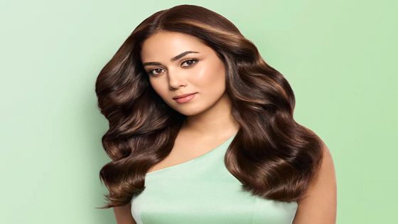 Mira Kapoor hosts Schwarzkopf Professional’s Global Ambassador Lesley Jennison, watch  : Bollywood News – MASHAHER