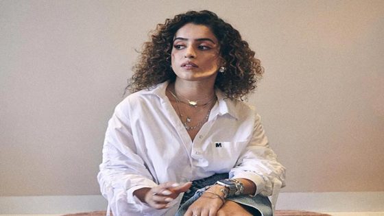 Sanya Malhotra’s classy shirt-denim outfit makes heads turn on social media : Bollywood News – MASHAHER