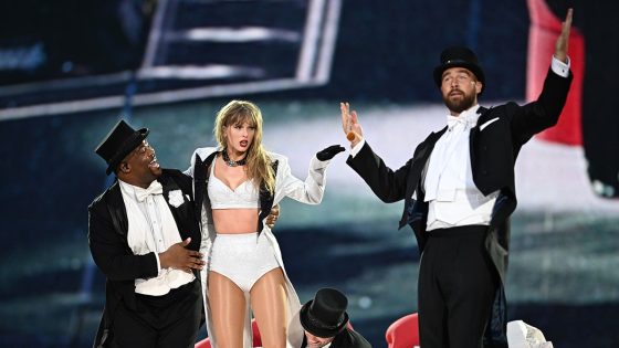 Taylor Swift joined on stage by Travis Kelce in surprise appearance at London Eras Tour stop – MASHAHER