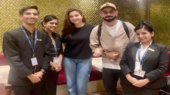 Virat Kohli and Anushka Sharma leave for New York for T20 World Cup 2024; pose with fans at the airport, see pic 20 : Bollywood News – MASHAHER