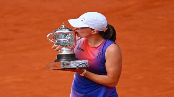 French Open final: Iga Świątek beats Jasmine Paolini for her third consecutive title at Roland Garros – MASHAHER