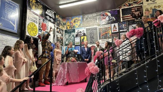 Owl And Music History Provide Backdrop For Manchester’s Unusual ‘Afflecks’ Wedding – MASHAHER