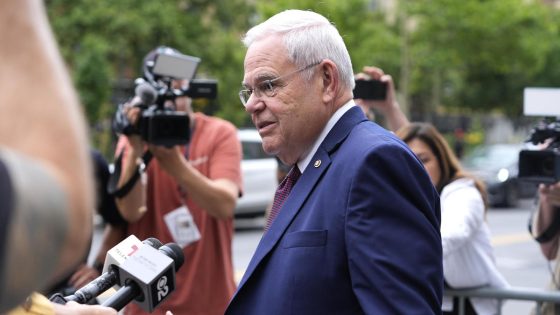 Gold bars and Sen. Bob Menendez’s online searches take central role at bribery trial – MASHAHER