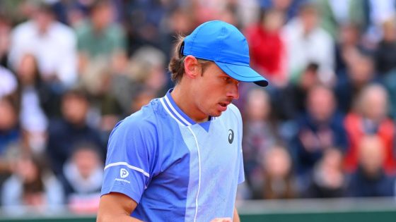 De Minaur topples German giant in big breakthrough in Paris to book a meeting with an old rival – MASHAHER