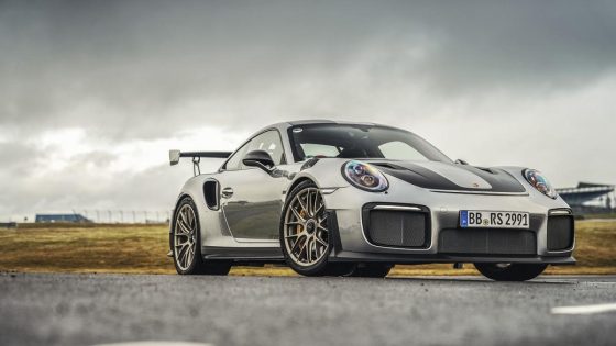 Porsche 911 GT2 RS Wrecks After Sketchy Pass on Truck – MASHAHER